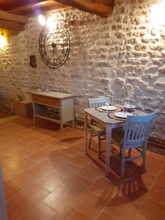 Gite Le Tilleul De La Fontaine Alluy Εξωτερικό φωτογραφία